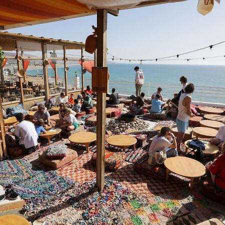 فندق Locals Taghazout Surfcamp المظهر الخارجي الصورة