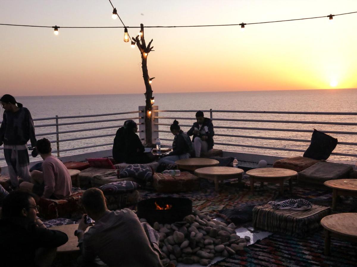 فندق Locals Taghazout Surfcamp المظهر الخارجي الصورة