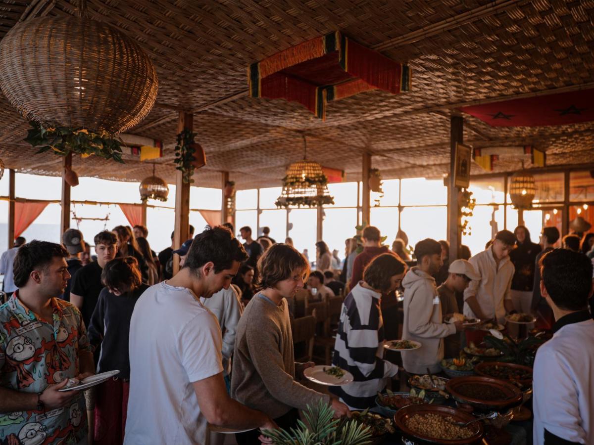 فندق Locals Taghazout Surfcamp المظهر الخارجي الصورة